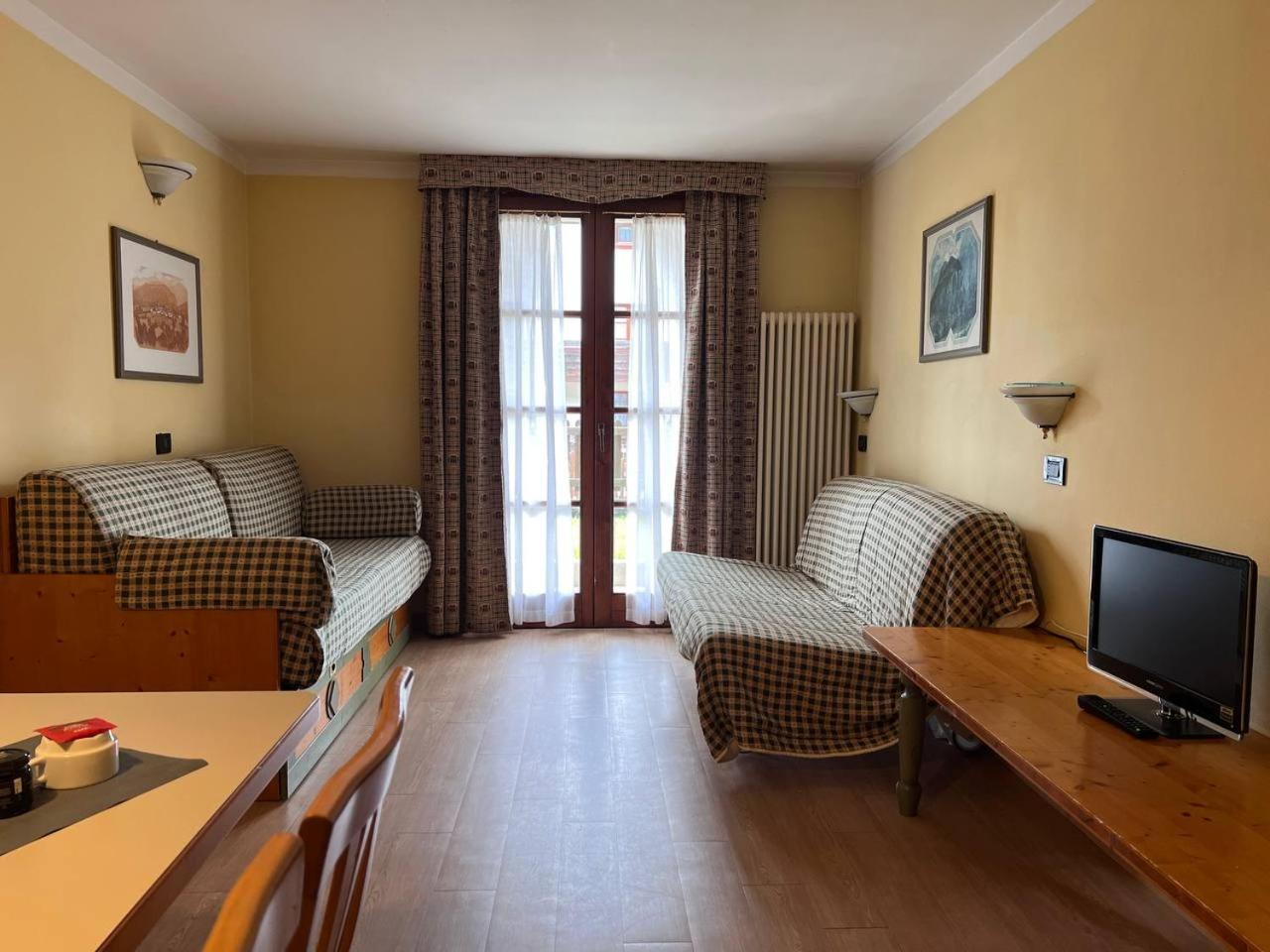 Nevesole Folgarida Resort Aparthotel Ngoại thất bức ảnh